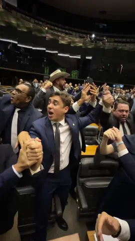 311 votos - urgência da Anistia aprovada. Senhor, nos ajude. Iremos até o fim. 