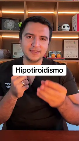 ¿Tomas tu pastilla para el hipotiroidismo y aun así sigues cansada y sin poder bajar grasa? 💤 No estás sola, pasa muy seguido. 👉 Esto ocurre porque la tiroides no solo depende del medicamento: también influyen tu sistema inmune, la inflamación, la falta de sueño y cómo distribuyes tus carbohidratos. Con un protocolo clínico que combina alimentación antiinflamatoria, suplementos estratégicos y ajustes en tus horarios de comida, muchas pacientes reportan mejoras en energía, digestión y composición corporal en apenas 3 semanas. 📲 Estos días tengo espacios para una cita informativa gratuita por videollamada. Comenta “90D” y te explico cómo podría ayudarte. #Hipotiroidismo #Hashimoto #Tiroides #NutriciónClínica #SaludFemenina          