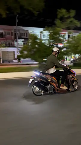 Thiếu thiếu cái gì á ta😗#fyp #fypシ #southvietnamscooterteam🇻🇳 #fanvario🦾 