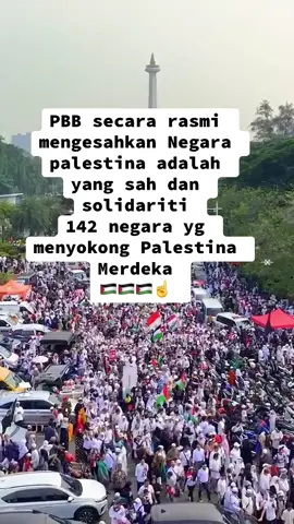 PBB Rasmi Akui Palestina Sebagai Negara Merdeka, 10 Negara bersatu Menolak! Sejarah baru tercipta! Majlis Umum PBB akhirnya mengakui Palestina sebagai negara merdeka lewat Deklarasi New York. Dari 193 negara anggota, 142 menyokong, 12 berpantang, tapi ada 10 negara yang menolak pengakuan ini, termasuk Amerika Serikat dan Israel. Deklarasi in jadi peta jalan menuju solusi INA dua negara, dengan poin penting:gencatan, senjata di Gaza, pembebasan sandera, dan berdirinya negara Palestina yang berdaulat. * Menurut kamu, apakah langkah ini bakal benar-benar membuka jalan damai di Timur Tengah?