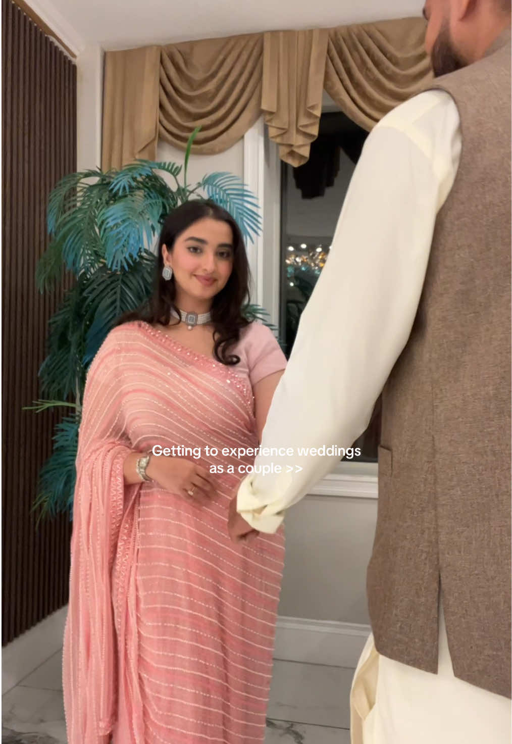 Sorry guys my tripod was shaking 😩😅 #pakistani #saree #pakistanioutfit #pakistanifashion #desiclothes 
