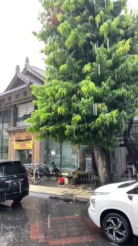 bali hujan lagi 🌨️