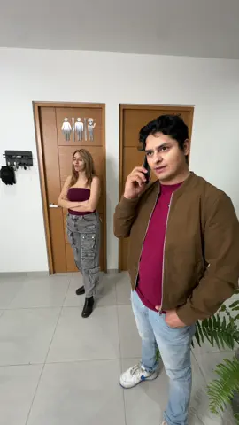 Es una gran hamburguesa pero @Ingrid Nares pensó otra cosa 😳 #humor #noviostoxicos #relaciondepareja #comedia 