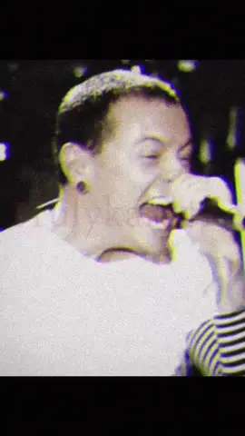 I won’t waste myself with you #linkinpark #hybridtheory #liveintexas #chesterbennington 