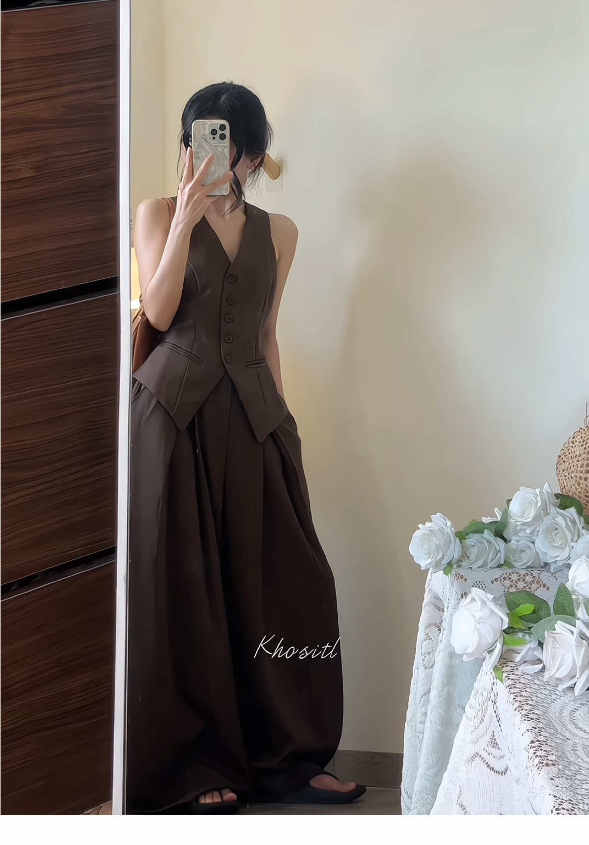 Nâu chocolate màu tôi ưu ái! 🍂📸 #xuhuong #OOTD #vintagevibes #cottagecore #oldstyle 