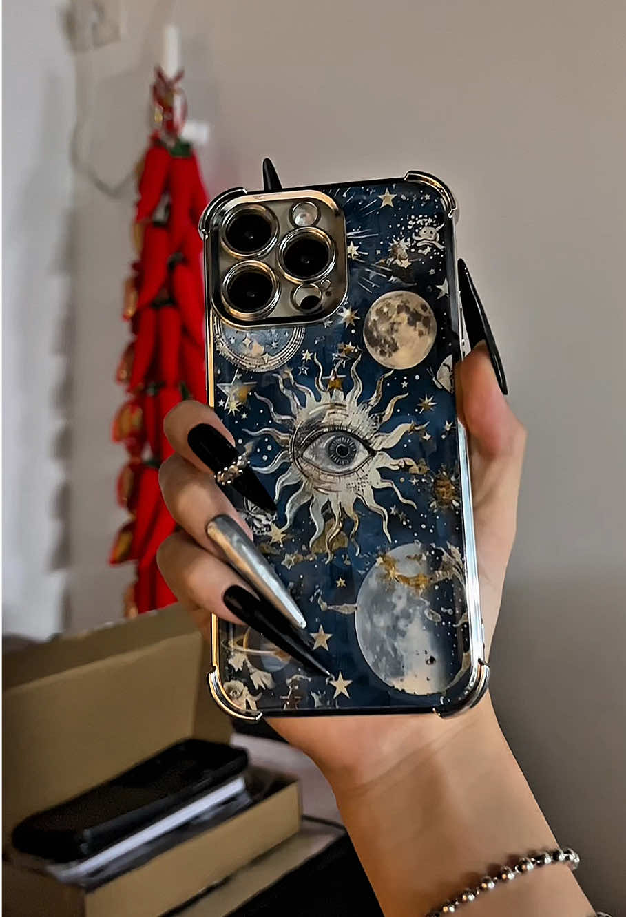 🌙✨ Obsessed with celestial vibes? This case has sun, moon, stars & a cosmic eye — like carrying the universe! Tap to get! 🪐 #celestial #astrology #witchyaesthetic #phonecase #videowave 