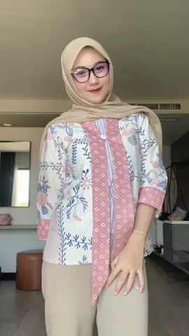 maap candu sama sound ini😭🙏🏻 #batikwanita #batikoutfit #outerbatik #pink 
