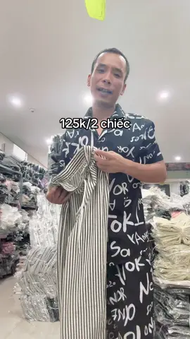 Chị em cứ chê quần kẻ sọc nhưng 150k lượt bán rồi đó ạ#duyquannu #muataitiktok #thoitrangnu #giare #quankesoc 