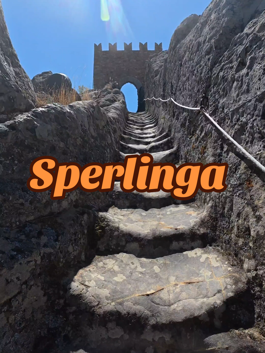 Il borgo più particolare di Sicilia... #sperlinga #normanni #castello #castellosperlinga #arabi #v2s #sicily #mototurismo #multistrada #ducati #enna 