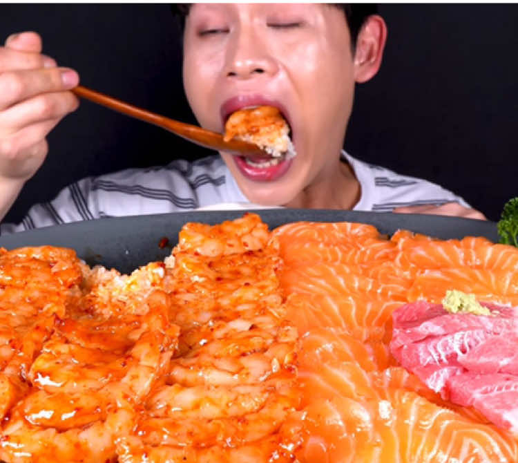 Rice with spicy shrimp salmon tuna mukbang! #asmr #food #FoodLover #koreanfood 