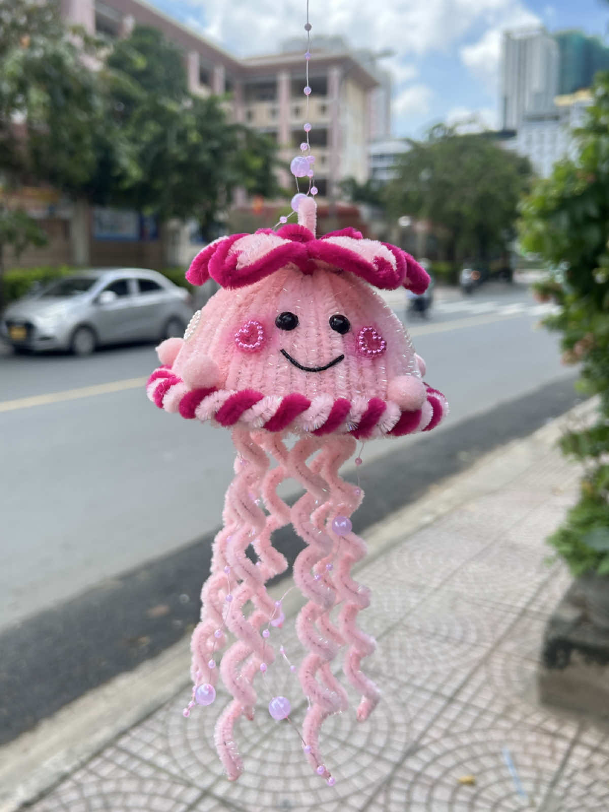 Lồng đèn sứa kẽm nhung nhà em 🫶🏻🫶🏻🫶🏻 Màu mới cứ lên liên tục thôi ạ 🥰🥰 Nhờ Tiktok mà có nhiều khách yêu ở xa tít miền Bắc cũng biết đến sứa nhà em 🥳🥳 I love Tiktok 🫶🏻🫶🏻🫶🏻 triệu trái tim ❤️❤️#CapCut #lồngđèn ###kemnhunghandmade #fyp #vppHongNgoc 