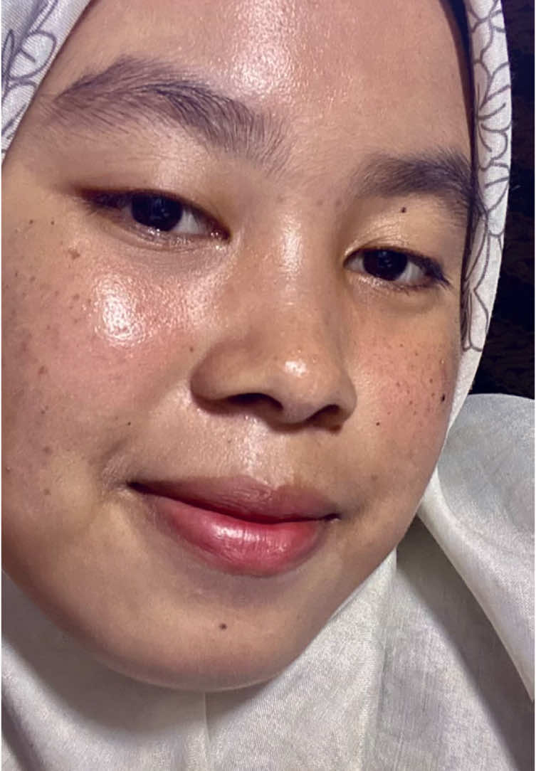 Skincer nya ada di keranjang kuning aku✅#fypage #penghilangflekhitam #navglow #navglowsunscreen #glowing 