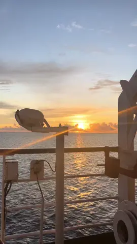 Sunset+Lagu Kenangan🍃💔 #ambontiktok #ambonmanise #trendtiktok #lagugalau #fypシ 