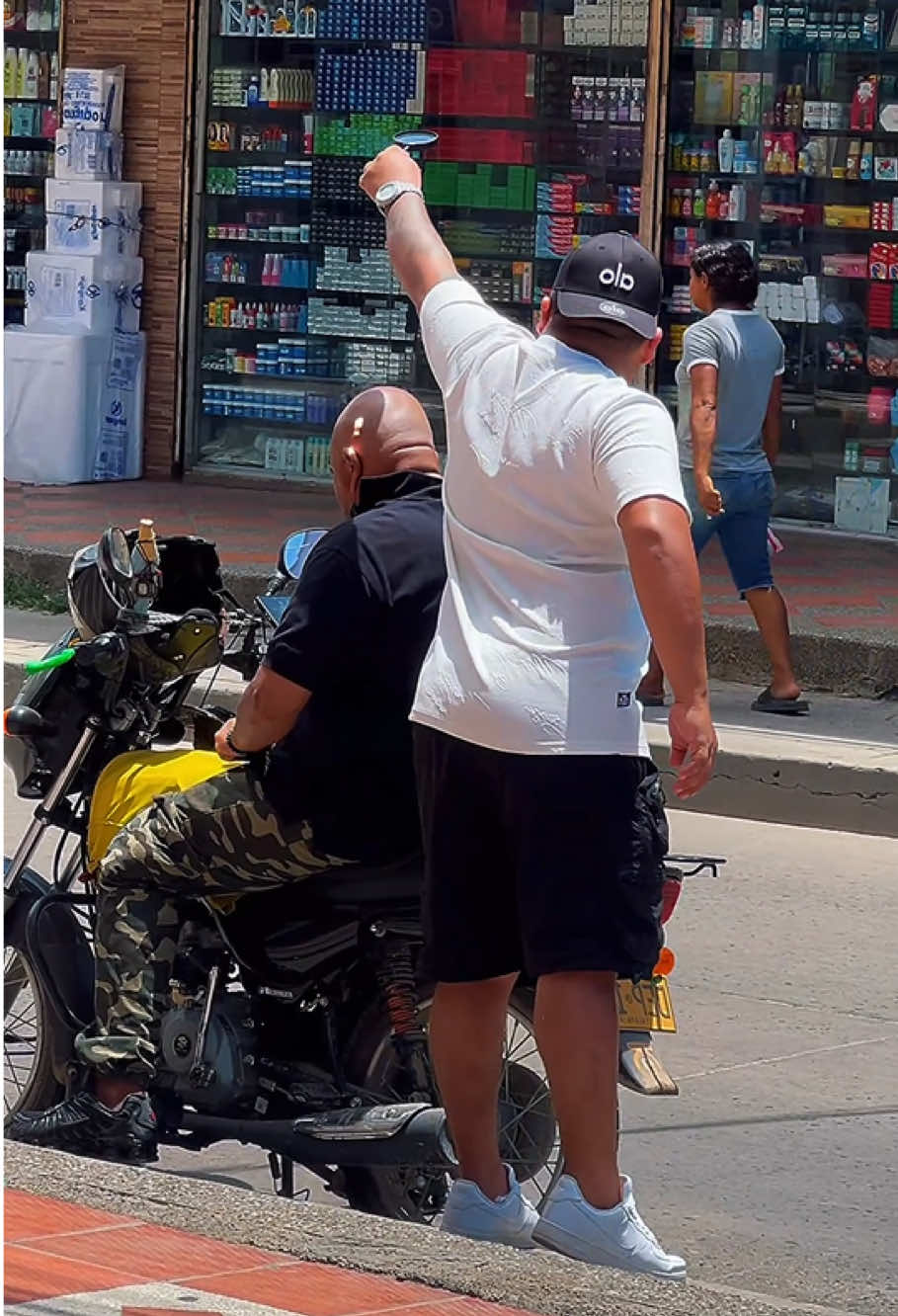 Funny street prank 🤣🤣#fyp #prank #foryou #funnyvideos #scared 