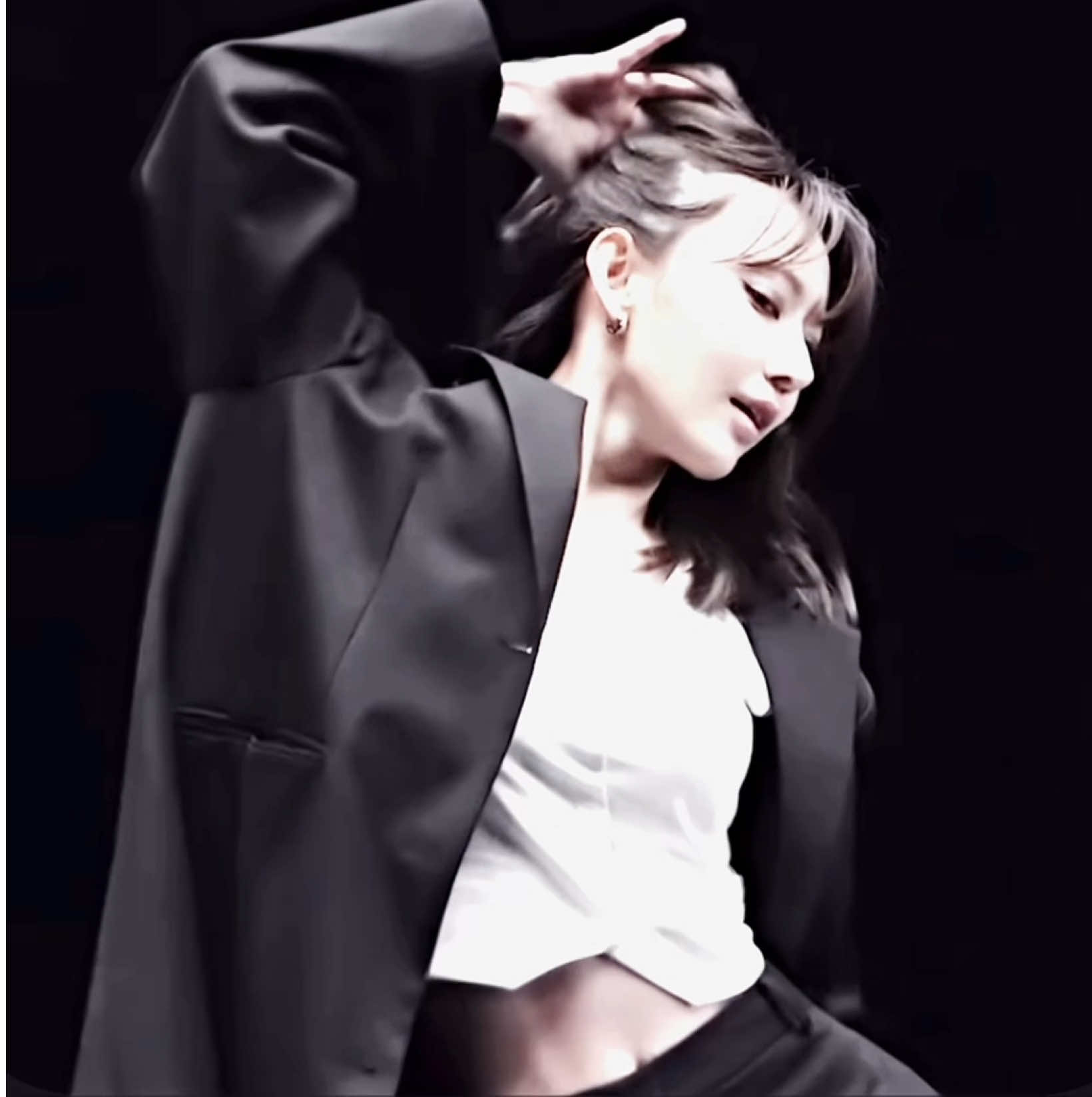when did you get hot?? #lesserafim #sakura #miyawakisakura #sakuraedit #fyp #kpop #kpopfyp #ryujinsfuture 