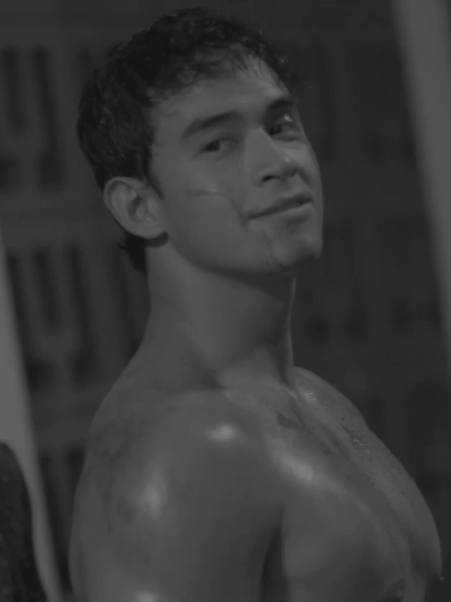 Pasasabugin ni Dwayne ang katotohanan kay Don Pedro. Habang ilalayo ni Totoy ang sasabog na bomba! Mula sa obra ni Carlo J. Caparas, na binigyang buhay ni Da King Fernando Poe, Jr., ngayon ay si Kiko Estrada naman ang bibida bilang tagapagligtas! Abangan ang #TOTOYBATO mula Lunes hanggang Biyernes, 7:15PM sa #PrimetimePrimeraTV5! #TotoyBatoTV5 #KikoEstrada #TBPasabog
