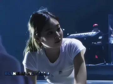 ⭒In Lisa's smile, Jennie saw a universe of affection reflected back in her own.⋆ #jenlisa #blinkjjjrl7 