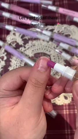Tired of emergency cuticle fixes with messy oil bottles? This pen has my back! ⚡️ Fits in my pocket, nourishes while shaping—quick touch-ups before meetings or dates, so easy I forget it’s a tool!#sassytip #cuticle #cuticleoil