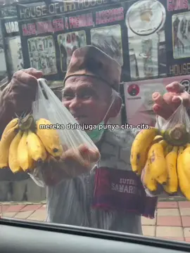 pasti mereka sangat merindukan masa kecil nya #sedih #jualan #merindumulagi #viral #fyp 