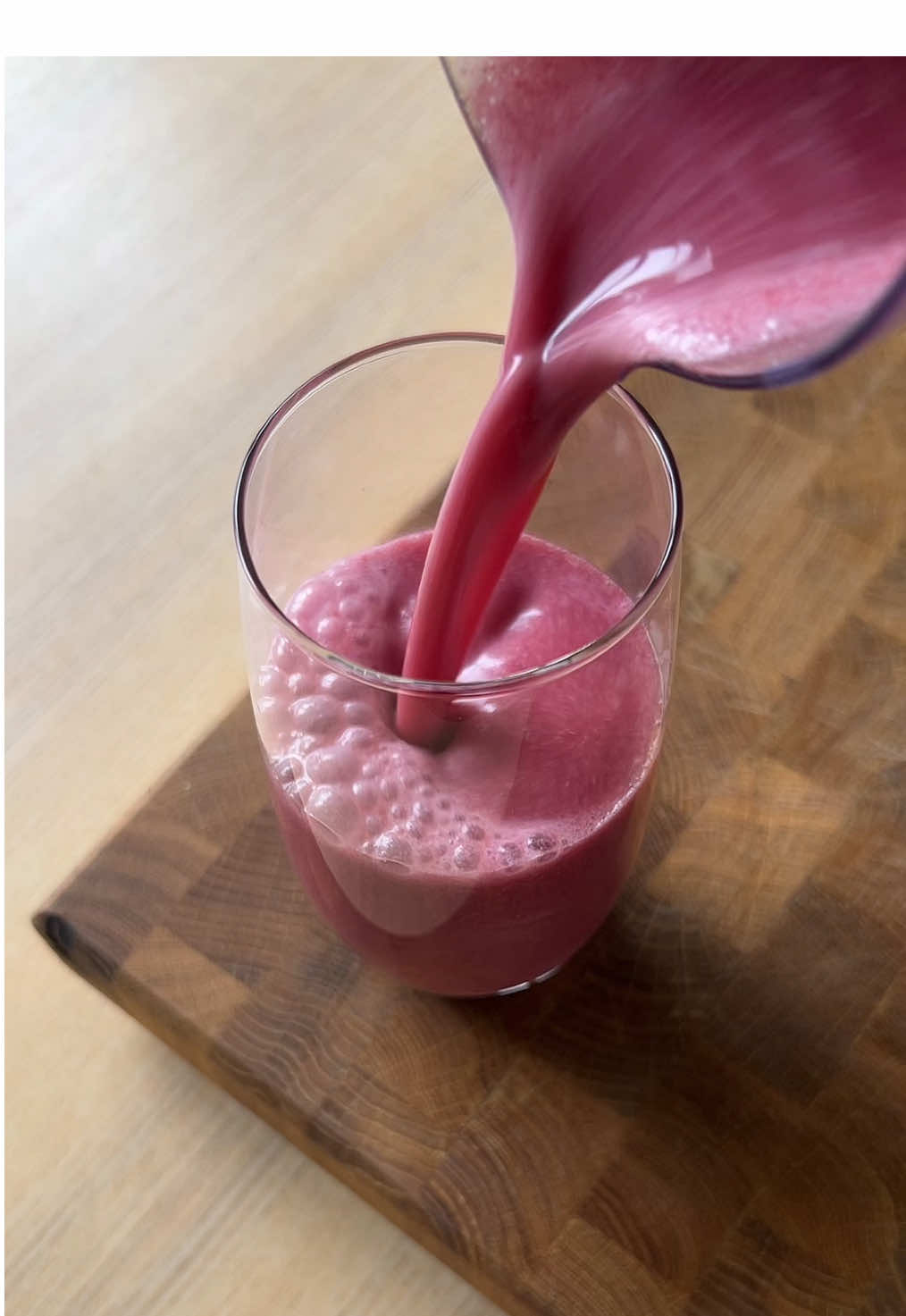 Pomegranate juice 🍋 This ancestral pomegranate elixir is nature’s Gatorade, hydrating with minerals, energizing with nutrihoney shiljait sticks, protecting the heart with antioxidants and promoting glowing skin #antioxidants #shilajit #healthyrecipes #skinfood #juicerecipe 