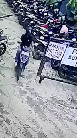 idak dapat motor CRF motor Beat laju di gasak maling ini.