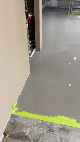 #epoxyfloor #renovationtiktok #epimax #flakeflooring #polyurethane 