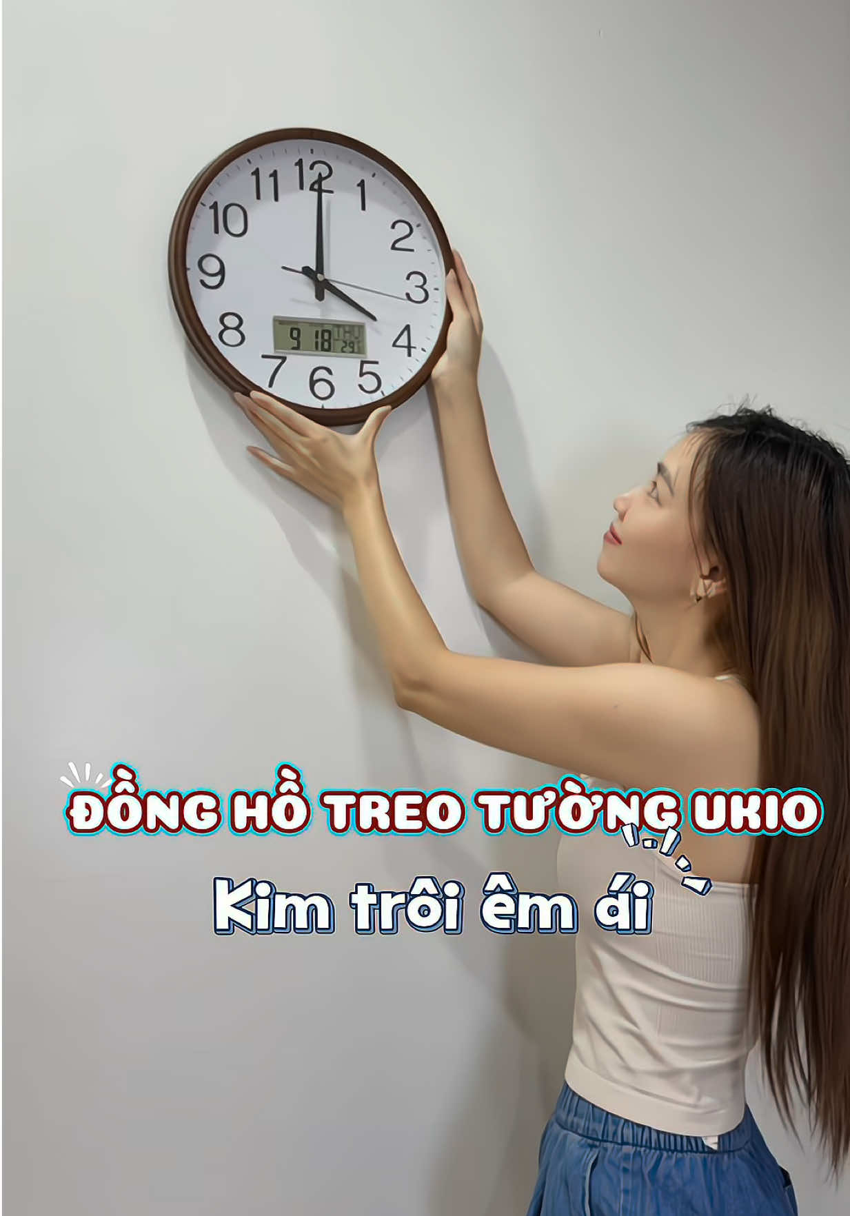 Đồng hồ treo tường Ukio vân gỗ, kim trôi êm ái #xuhuong #donghotreotuongukio #donghotreotuongkimtroi #donghotreotuong 