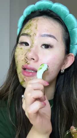 HAHA pls don’t cancel me, just sharing my opinion here 😁🫰🏻 #mugwortgelmaskg2g #acnegelmaskviral #mugwortgelmask #facemask #skincare 