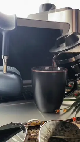 Buenos días… es un lindo día y aquí estamos Con mucha fe y café.