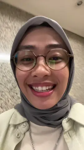 Komen dong hal apa yg paling membuatmu bahagia? #upgradediri #SelfImprovement #selflove #lawofattraction #tumbuhbarengromaaa 