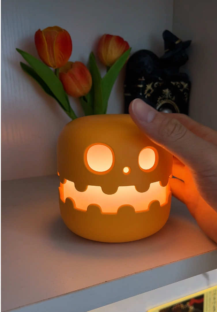 Pumpkin Lanterns 🎃 these pumpkin lanterns are great for halloween and can even be used as a night light! #halloween2025  #halloween #tiktokmademebuyit #spotlight