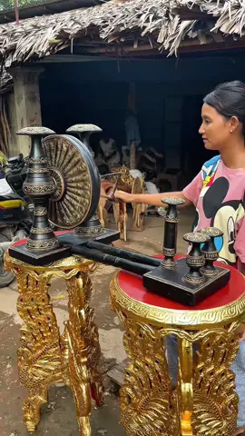 ရှေးဟောင်းရစ်ခုံလေးကို ပြန်ပြင်ပြီးတခေတ်ဆန်းထားတာ #စိုးမိုး #မြန်မာလက်မှု #မှန်စီရွှေချ #ရစ်ခုံ #ပန်းပု 
