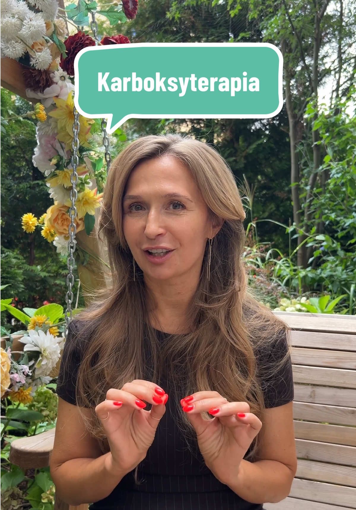 Wypadają Ci włosy!? Zapisz się do Spa43 na karboksyterapię!  Polecamy! 🫶🏼