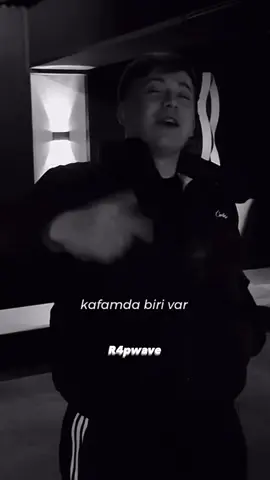 Kafamda biri var @p0izi #poizi #lyrics #lyricsvideo #lyric #drill 
