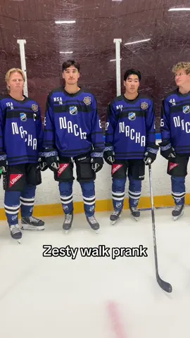The hockey boys prank succeed 😂 #fypage #hockeypojkar #hockeyboys #hockeyplayers #zesty 