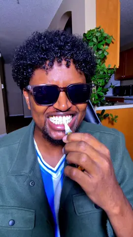Teeth whitening pen with extra strength ##somalitiktok##somaliminnesota##somaliamerica##shuayb_jhurtiktokshop