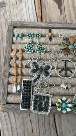 Come join us tonight at 6pm pst for an incredible 30% off live jewelry sale!! Tonight’s live will be on Facebook, instagram & our app Nizhonitradersllc!  We would love for you to join us and check out all of the stunning new arrivals 🩵🤠 All live show purchases are final sale & no additional discount codes can be added at checkout.  Please send us a message if you have questions! Happy to help ✨