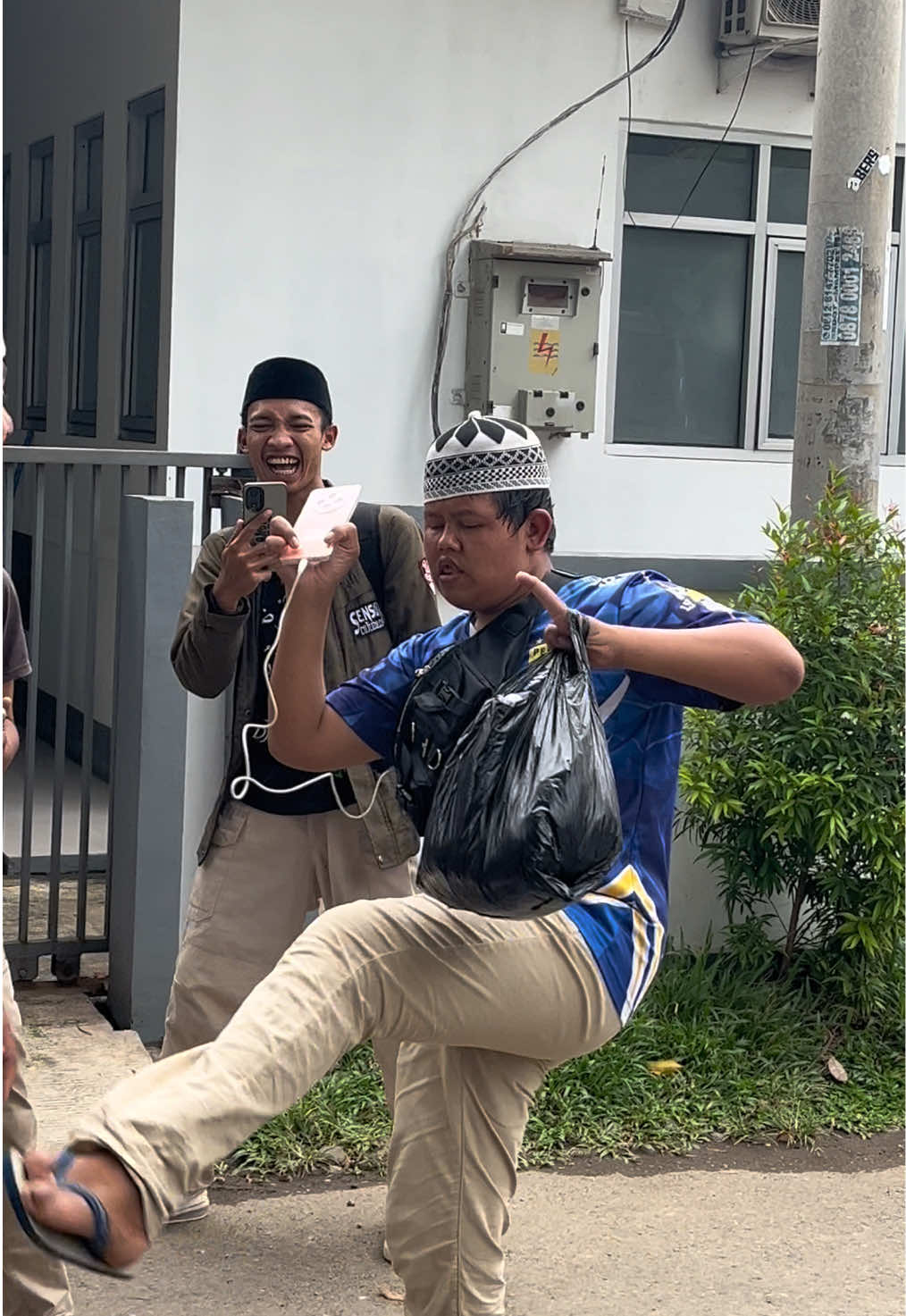 badru marah takut ketinggalan kereta🤣 #badrucapitcapitowee #badrupersib #fyp #persib #persija 