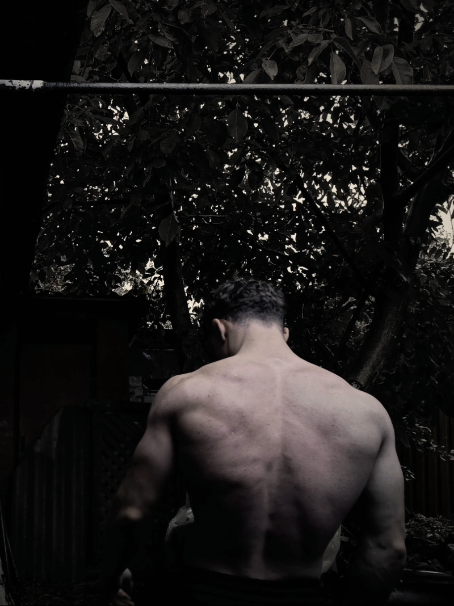 after 7 years of training of.. calisthenics (pull-ups and dips) ..#calisthenics #GymTok #physique #muscles #viral 