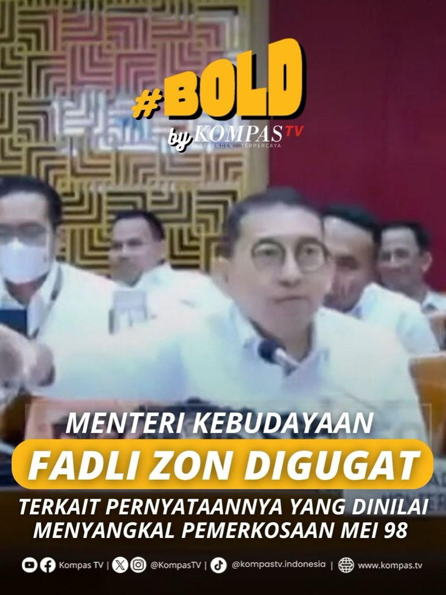 Pengadilan Tata Usaha Negara (PTUN) Jakarta menggelar sidang perdana gugatan terhadap pernyataan Menteri Kebudayaan, Fadli Zon, yang dinilai menyangkal adanya pemerkosaan massal pada kerusuhan Mei 1998. Salah satu penggugat, Ketua Tim Gabungan Pencari Fakta (TGPF) 1998, Marzuki Darusman, menegaskan gugatan ini diajukan untuk menjaga kebenaran sejarah dan menghormati para korban. Sebelumnya, Fadli Zon menuai kritik setelah meragukan adanya pemerkosaan massal pada kerusuhan Mei 1998. Menanggapi kritik, Fadli Zon kemudian memberikan klarifikasi. Ia menegaskan tidak bermaksud menyangkal adanya peristiwa pemerkosaan massal. Tuliskan komentarmu dan dapatkan berita terkini lainnya di www.kompas.tv serta youtube.com/kompastv #BOLDKompasTV