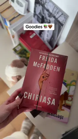 Ceva de citit pentru părinți, ceva pentru bebe 👀😍 thx @Bookzone 🫶🏻 #laviniaolaru #BookTok #gifted #carte #freidamcfadden 