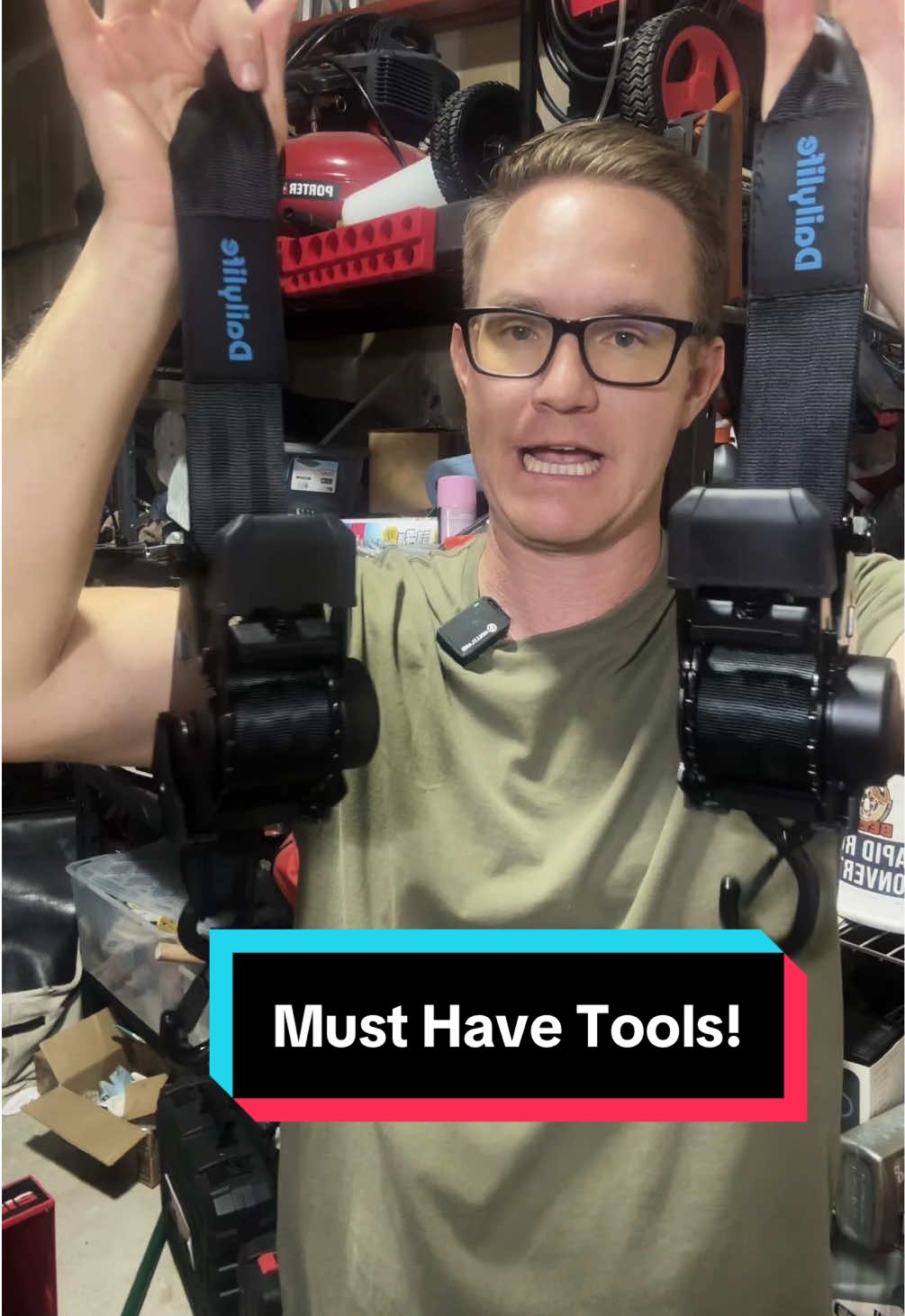 If you’ve ever use tiedown straps before you know, they can become a pain in the ass when they get bound up. These retractable straps will not bind up and have a massive strength rating. There’s so much easier to use than traditional ratchet straps.  #Truck #Trailer #Tool #Tools #ToolReview 