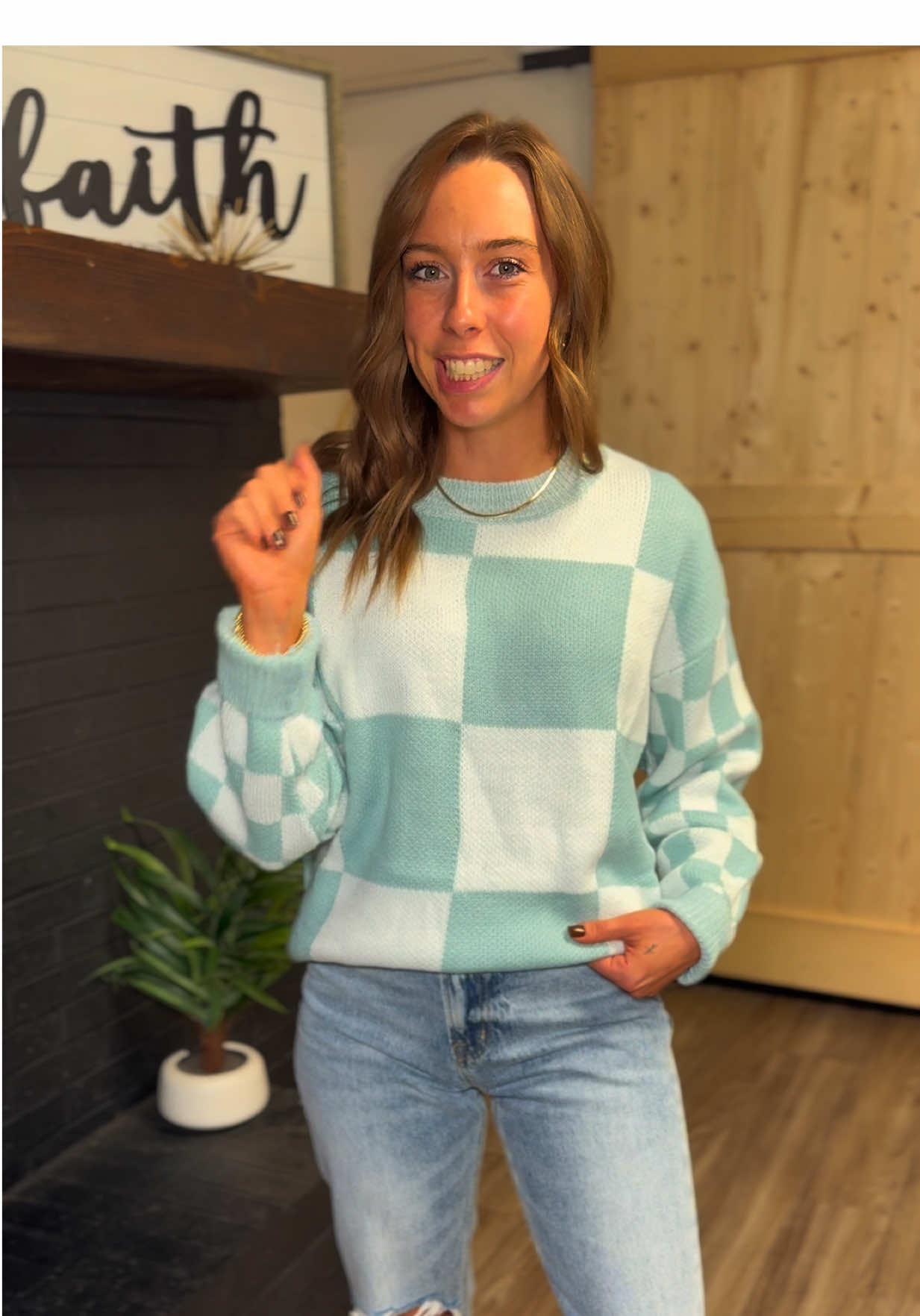 Sweater weather is my favorite weather! This checkered printed sweater is so adorable!  #sweater #sweaterweather #cozyclothes #comfyclothes #outfitideasforyou 