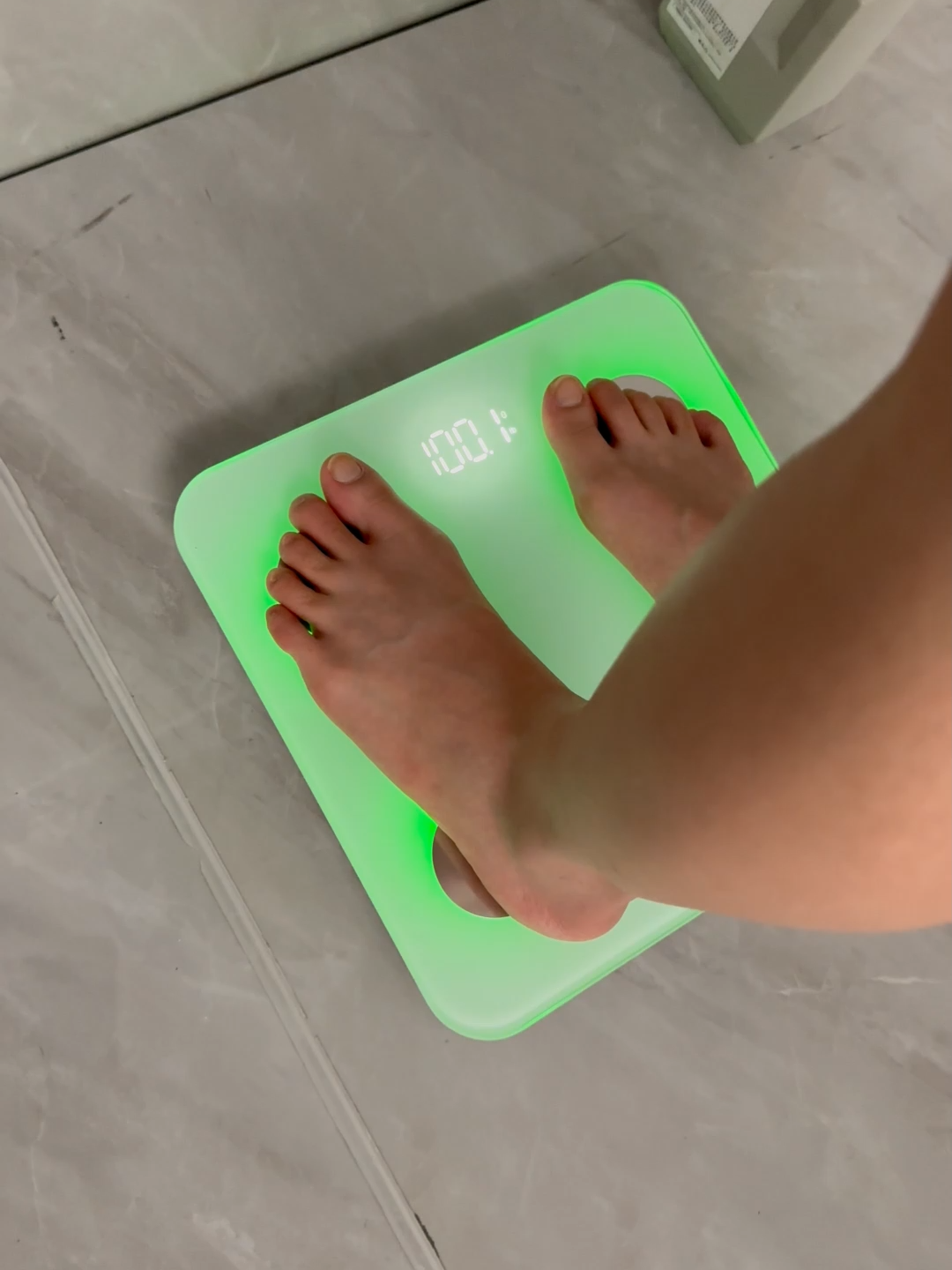 Fitness goals, but make it fun 🎉 #smartscale #bathroomscale #Fitness #health #smartscales #alcedo #bodyscale #weightlossmotivation #healthy #fitnesstok #bodyfat #musclemass