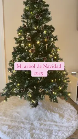 🎁 Estilo mágico y nostálgico “Encendiendo la magia navideña un adorno a la vez ✨🎄 Que nunca falte el brillo en el corazón ni las luces en el árbol.” #arboldenavidad #alboldenavidad2025  #arbolitodenavidad🌲 #arbolitodenavidad🌲  @Yitahomefurniture 