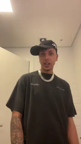 decisões difíceis para grandes homens, eu tenho coragem. Será q daria pra te um pouco mais de Cauma ? Essa é a questão #deus_no_controle #lptzlatan 👑😤😡🤔