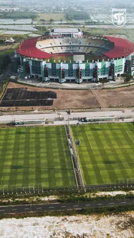Persebaya bertekad kembali ke jalur kemenangan. Matchday 6 melawan Semen Padang menjadi laga yang wajib dimenangkan. Coach Eduardo Perez percaya diri timnya bisa meraih kemenangan meski Fransisco Rivera Absen,  Rachmad Irianto bertekad memberikan yang terbaik bila diberi kepercayaan, bila main ini adalah kali pertama dia main di GBT dengan seragam Persebaya setelah 2020. Matchday Documentary part 1 sudah tayang di Youtube dan Facebook Official Persebaya #Persebaya #Persebayauntuksemua