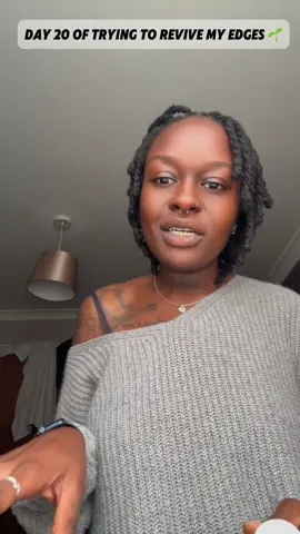 Day 20 🌱 of trying reviving to revive my edges. Products used @Nylah's Naturals Flourish Intelligent hair growth serum   #hairjourney #hairgrowth #locs 