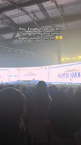 Cry dikit sih pas pertama kali masuk 🥹 huhuhu finally aku bisa nonton konser suju after all these years 😭💙🤍 #supershow10 #supershow10injakarta #superjunior슈퍼주니어 #fyppppppppppppppppppppppp #ss10 