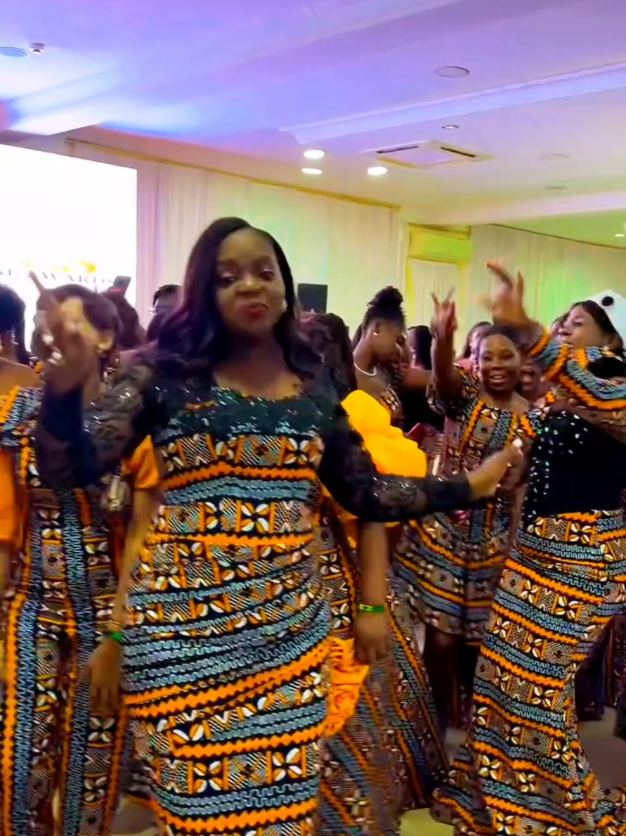 Michel Bakenda - Nzambe Monene (Kolo NKolo Yesu). Concert 10 Mille Raisons. African Gospel Rhumba. Video Remix. #barasamaina #NzambeMonene #KoloYesu #10MilleRaisons 